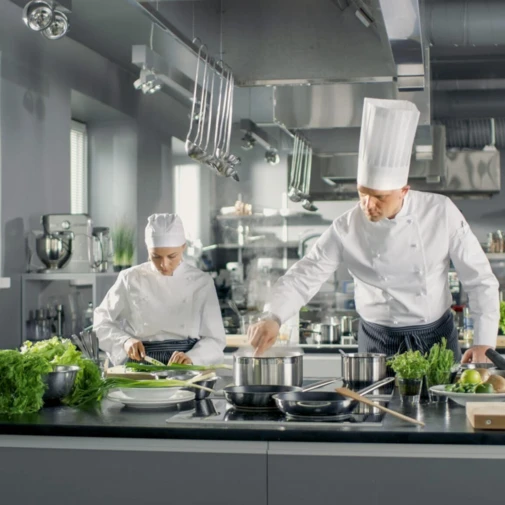 Na co zwrócić uwagę przy wyborze mebli do kuchni gastronomicznej?