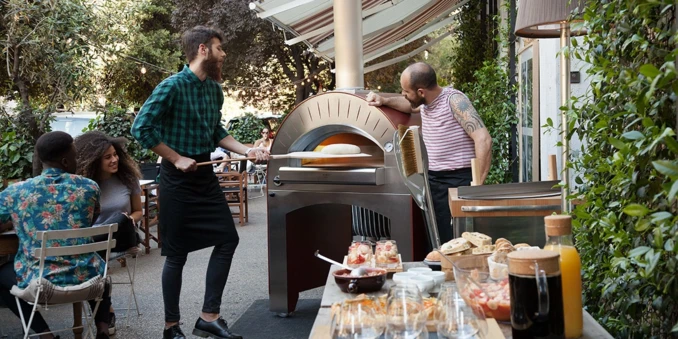 Piec do Pizzy opalany drewnem  na podstawie jezdnej | Quattro | ALFA FORNI - Commercial