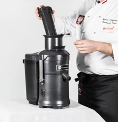Sokowirówka gastronomiczna do warzyw i owoców  GP-2000A